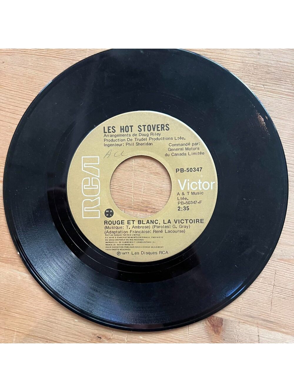 The Hot Stovers - Rouge Et Blanc, La Victoire/Red, White and Win 45rpm VG+ R12
